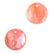 Schelp hanger rond 15mm Coral pink